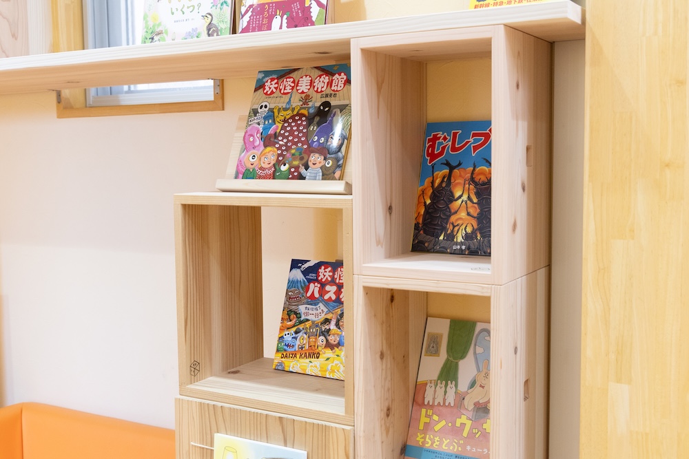 岐阜県　幼保連携こども園　様<br />
<span>もくわくの使用用途：絵本棚として使用</span>